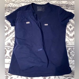 FIGS Women's Navy Scrub Set